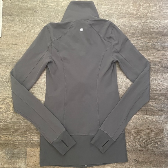 ❌SOLD❌ Lululemon Size 2 Nice Asana Jacket - Picture 2 of 3